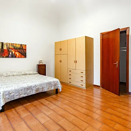 Cozy House With Garden In Downtown Apartment *